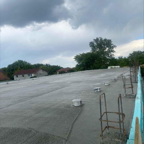 Kiöntésre került a födém.